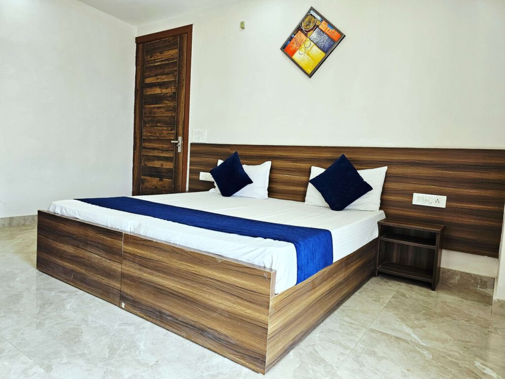 AR Co-living Studio 337DP Sector 21, Gurgaon