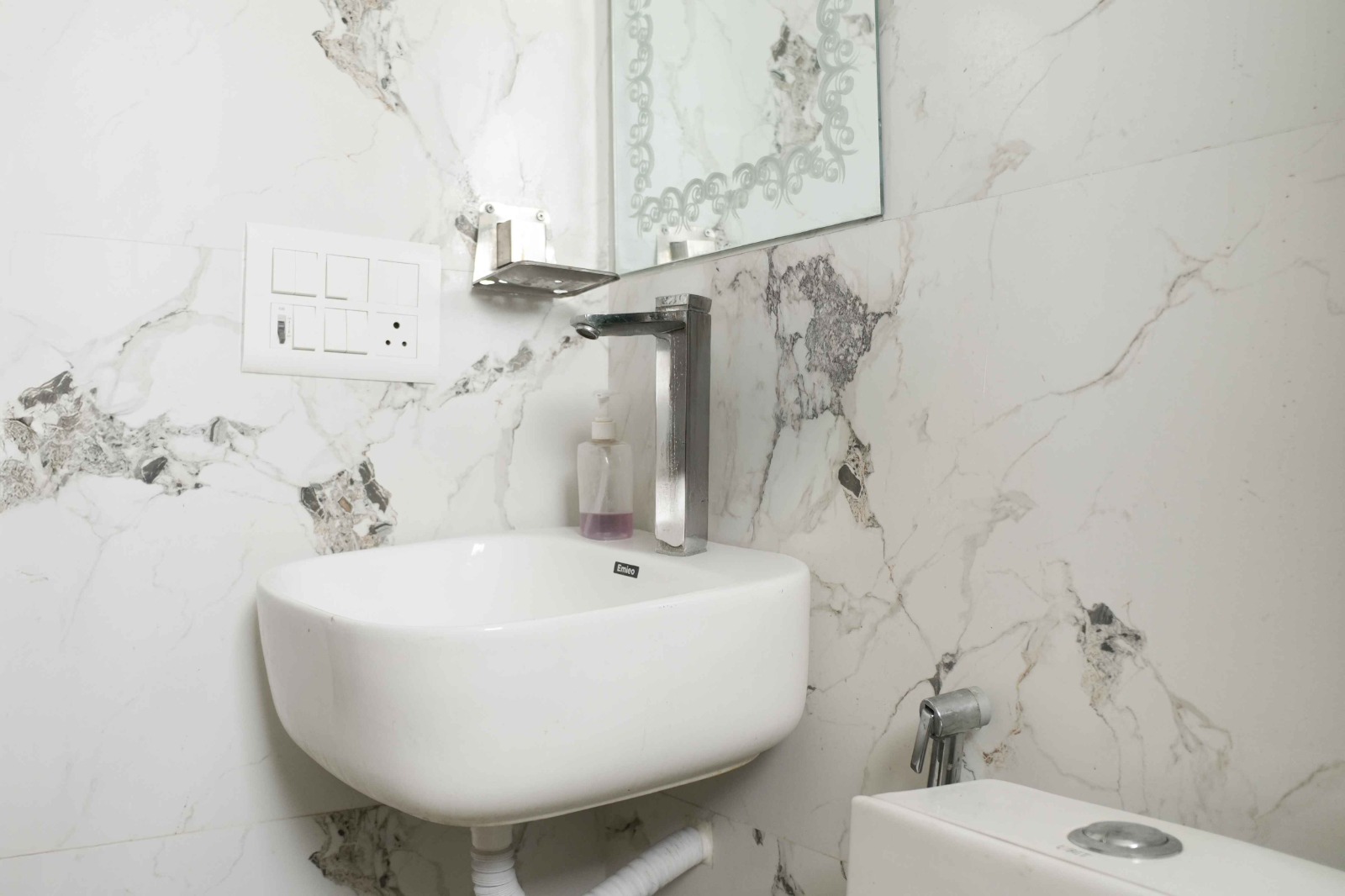 Clean and stylish wash basin area