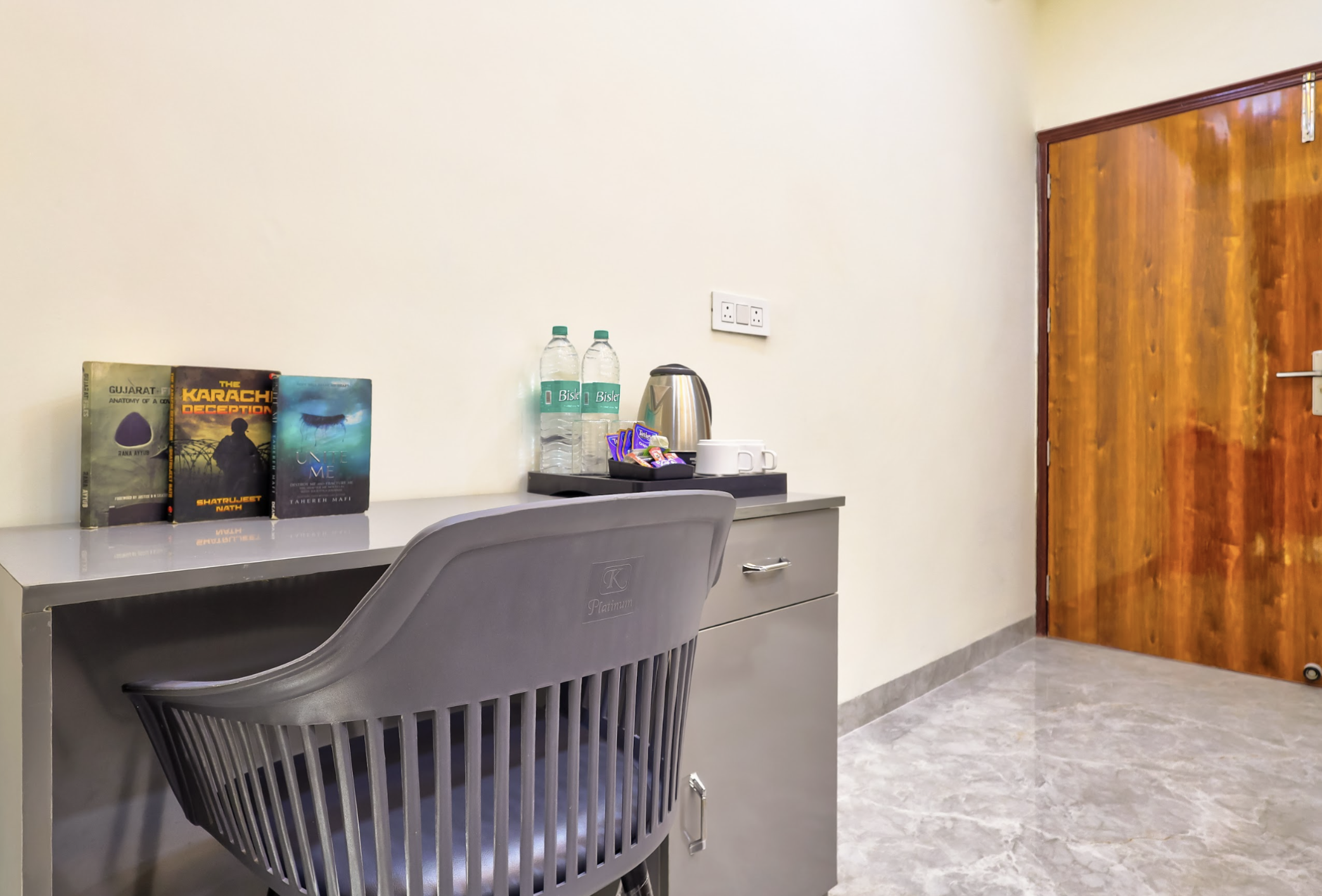 room-image-desk-revised